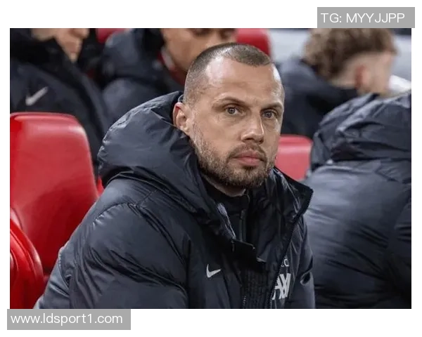 前阿贾克斯主帅海廷加正式加盟热刺担任助理教练助力球队发展