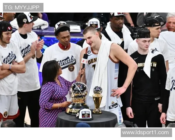 GM调查揭示最佳传球手约基奇遥遥领先东契奇吹杨哈登紧随其后