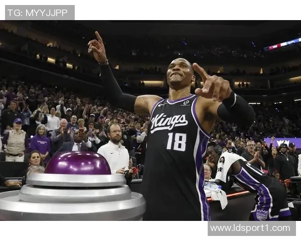 本赛季场均28分5篮板5助攻且真实命中率超65的三位球员分析 本赛季场均28分5篮板5助攻且真实命中率超65的三位球员分析