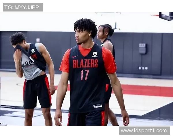 拓记:开拓者面临最后86小时的决策时刻是否提前续约夏普 拓记:开拓者面临最后86小时的决策时刻是否提前续约夏普